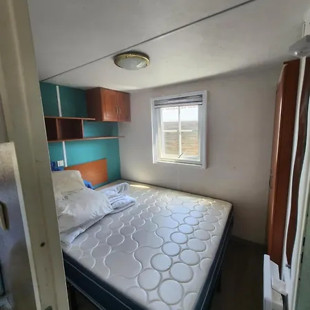 Camping Les Embruns N7 *